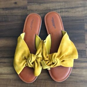 American eagle slip on sandal